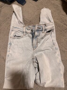 American Eagle Outfitters Light Wash Skinny Jeans